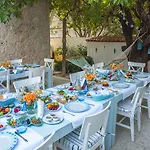 Alura Hotel