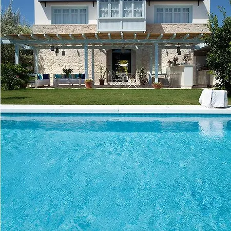 Alura 3*
